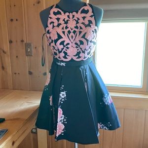 Terani Glamour Homecoming Dress Black Floral size 4 NWT